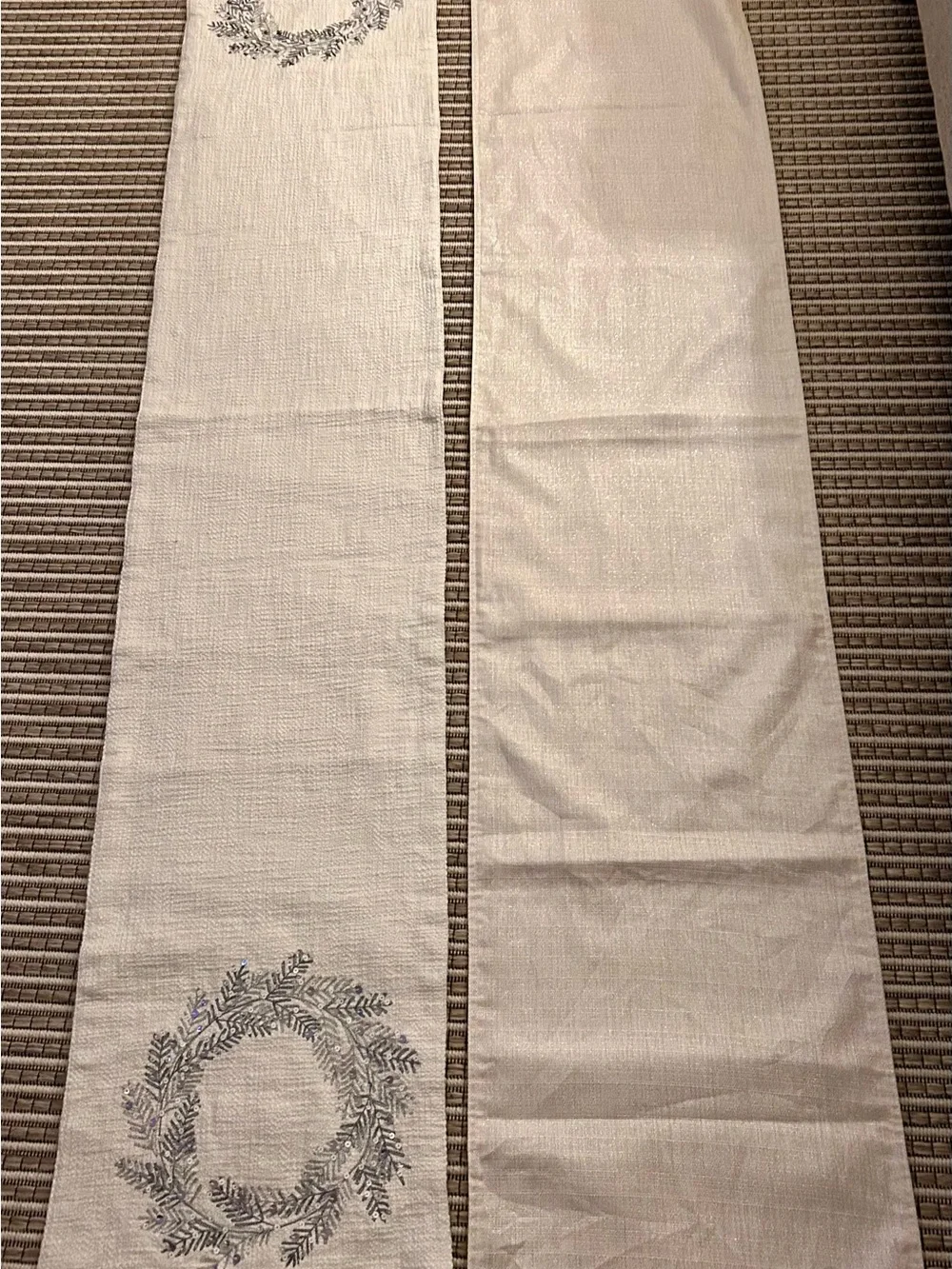 Neutral Cream Embroidered Wreath Table Runner - Unbranded